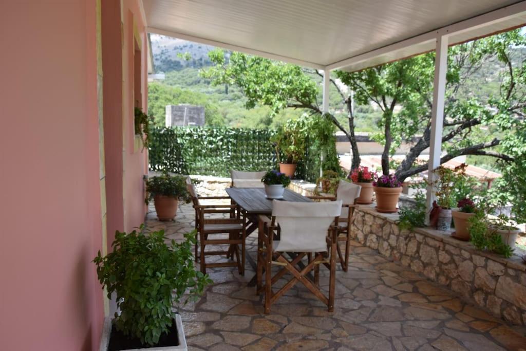 Holiday home Mountain Breeze Makriotika
